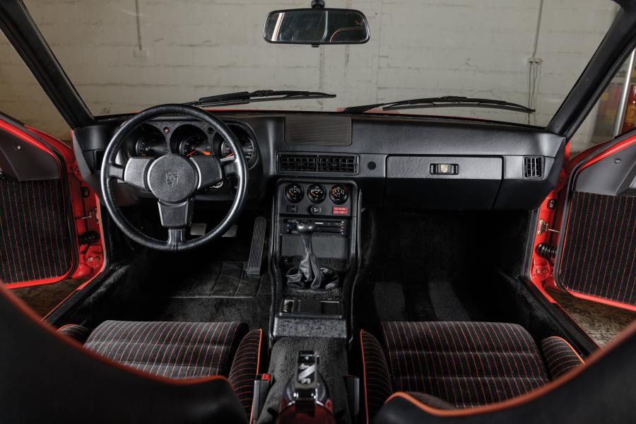 Торпедо Porsche 924 Carrera GTS (937) 1982 года  (фото 4 из 30)